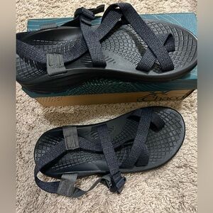 MENS CHACO SANDALS. BRAND NEW SIZE 11